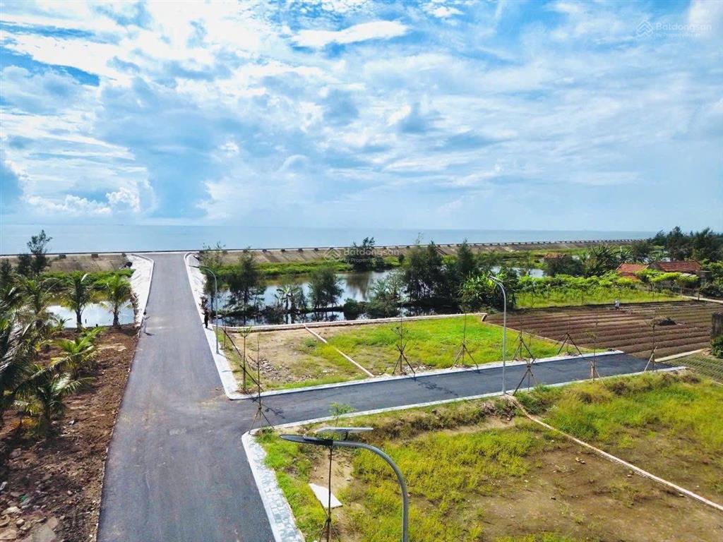 Bán lô đất biển vip 3 mặt tiền ngay bãi tắm trong kkt ninh cơ