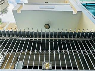 Bán nhà hẻm 3m lý chính thắng quận 3 dt 3.3 x 10 nở hậu 5 tầng giá 7.4 tỷ thương lượng