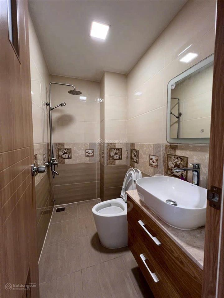 Bán nhà hẽm xe hơi trần phú p4 quận 5 dt 3.6m x 10m 36m2 3 tầng giá 8.7 tỷ thương lượng