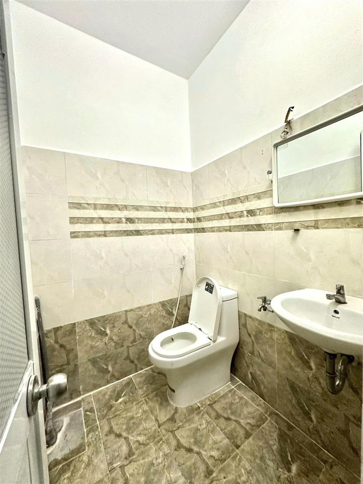 Bán nhà hẽm xe tải hoang sa quận 3 dt 3.3 x 14 43m2 4 tầng giá 8.8 tỷ thương lượng