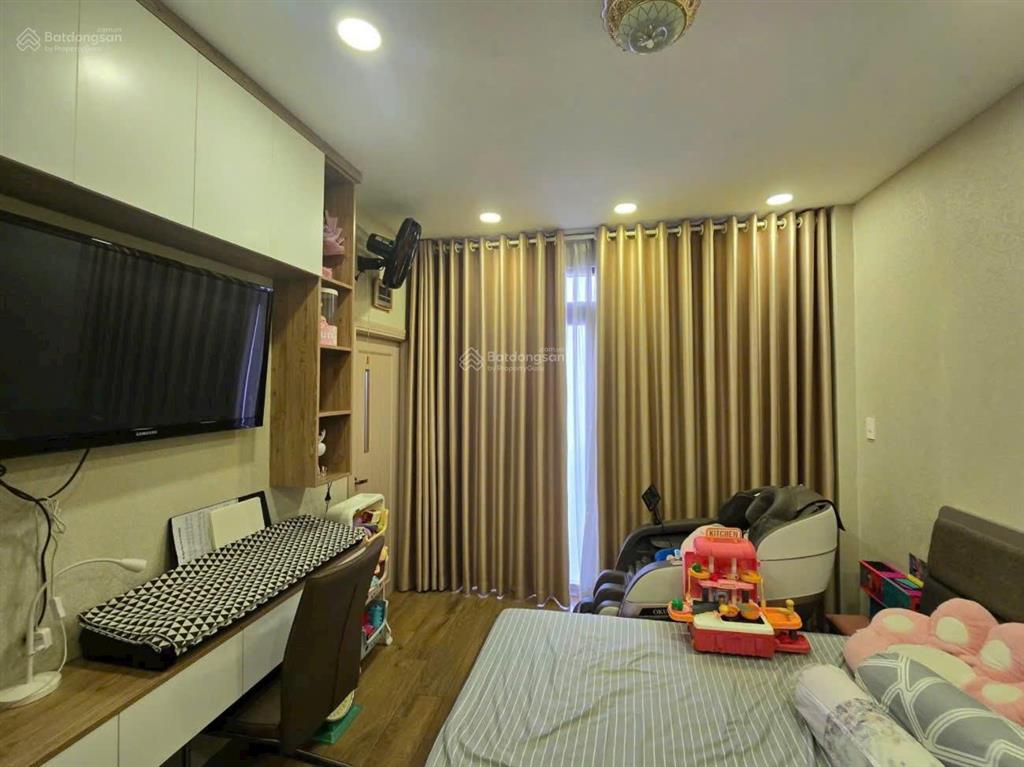 Bán nhà hẽm xe hơi trần phú p4 quận 5 dt 5m x 10m (50m2) 5 tầng giá 13.9 tỷ thương lượng