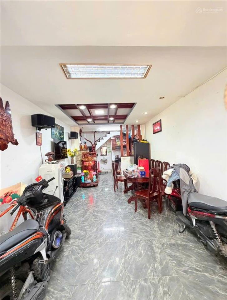 Bán nhà hẻm 4m nguyễn ngọc lộc p14 quận 10 dt 3.5 x 10 35m² 5 lầu giá 8.9 tỷ thương lượng