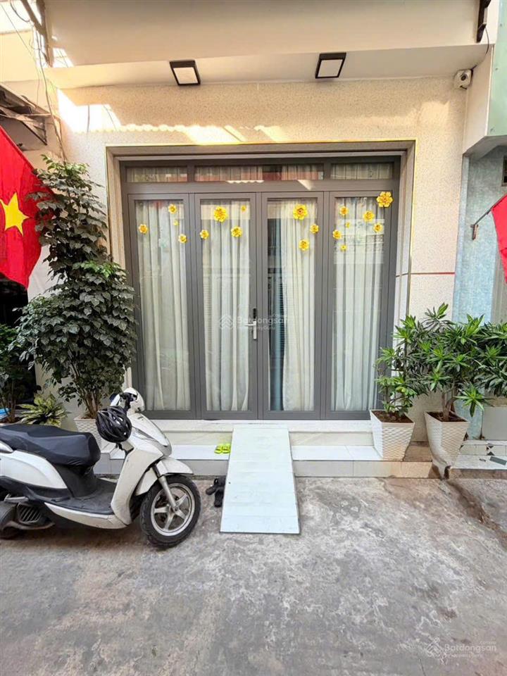 Nhà mới đường lê hồng phong quận 10 dt 4 x 12 48m2 3 tầng giá 9,2 tỷ thương lượng