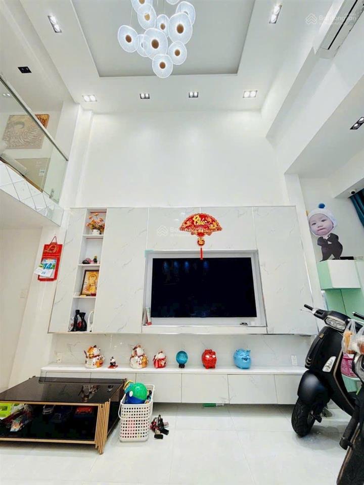 Nhà mới đường lê hồng phong quận 10 dt 4 x 12 48m2 3 tầng giá 9,2 tỷ thương lượng