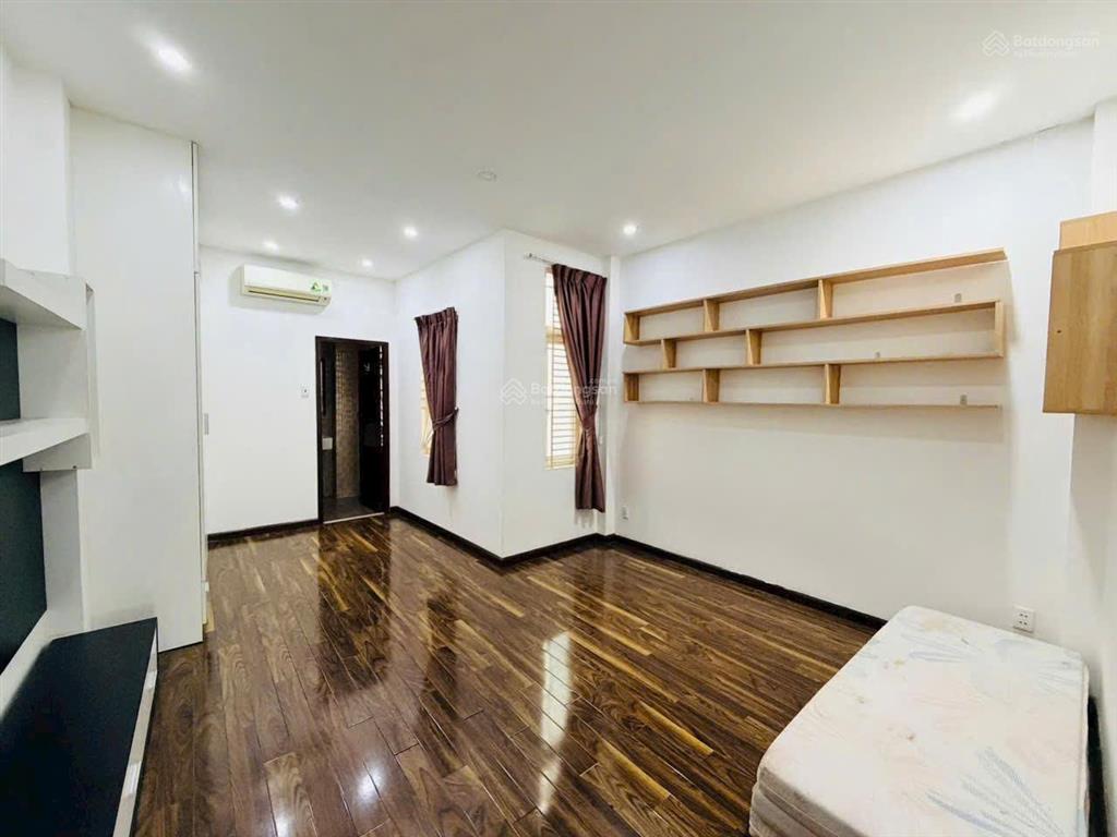Bán nhà hẻm lê văn sỹ phường 14 quận 3 dt 3.6m x 17m 4 tầng giá 11.6 tỷ thương lượng
