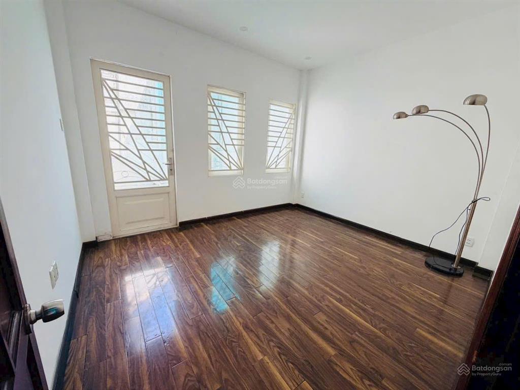 Bán nhà hẻm lê văn sỹ phường 14 quận 3 dt 3.6m x 17m 4 tầng giá 11.6 tỷ thương lượng