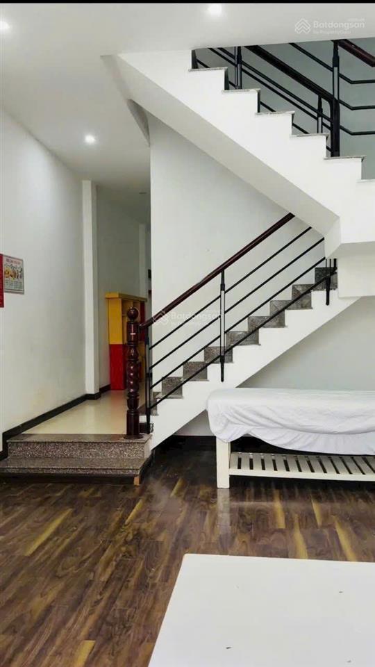 Bán nhà hẻm lê văn sỹ phường 14 quận 3 dt 3.6m x 17m 4 tầng giá 11.6 tỷ thương lượng