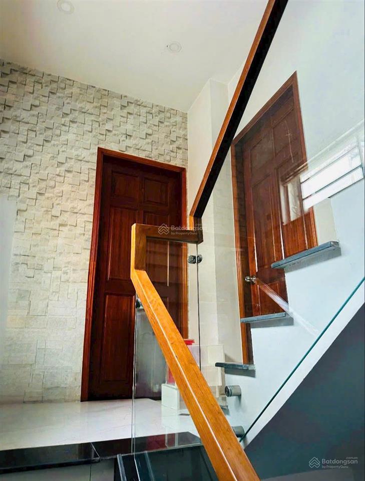 Bán nhà hẻm 3m sư vạn hạnh quận 10 dt 8.6m x 5.5m nở hậu 11m (52m2) 4 tầng giá 7.9 tỷ thương lượng