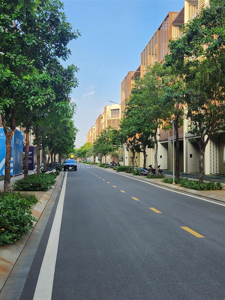 Cần cho thuê nhà phố trục đường n2 20m tại the global city giá tốt 25 triệu