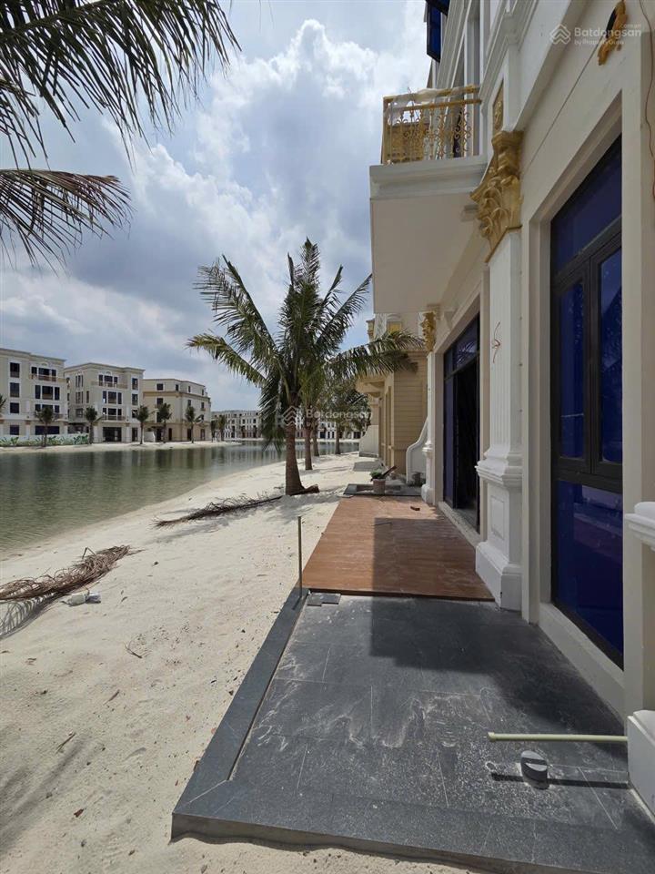 Cho thuê nguyên căn biệt thự vinhomes vũ yên  khu hoàng gia