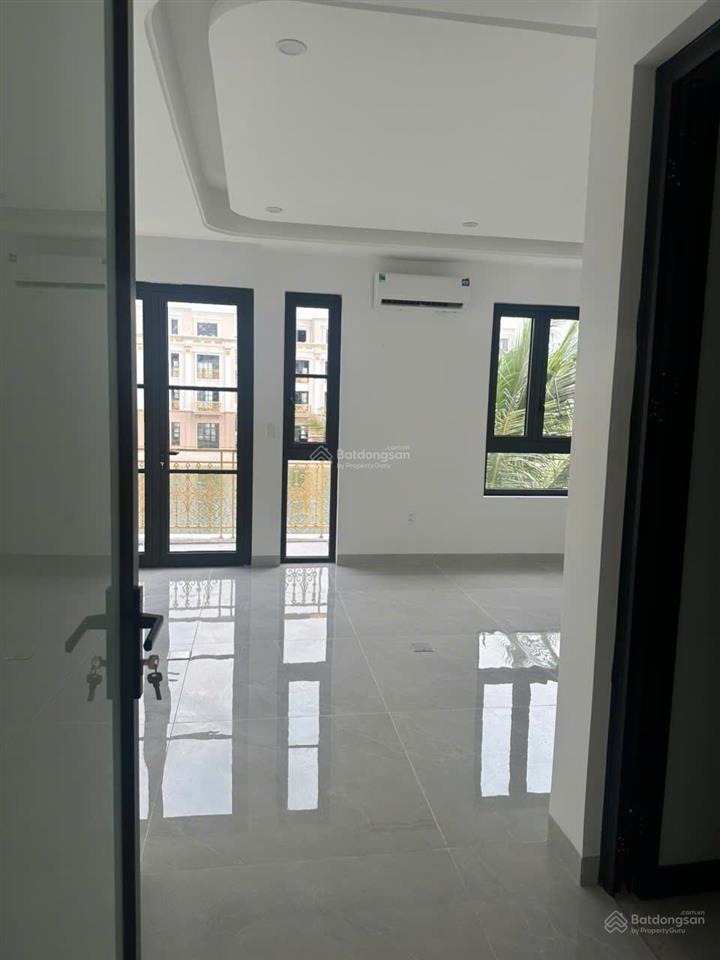 Cho thuê nguyên căn biệt thự vinhomes vũ yên  khu hoàng gia