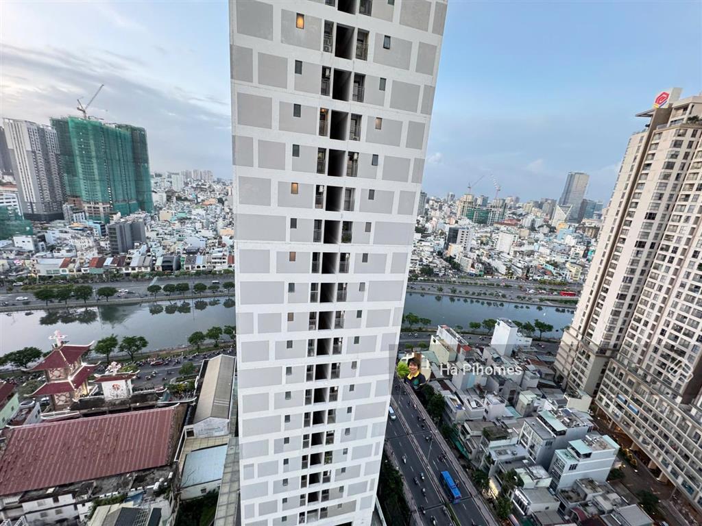 Chính chủ thiện chí bán căn hộ 3pn river gate sắp có sổ, 111m2 đang có sẵn hợp đồng thuê 28 triệu