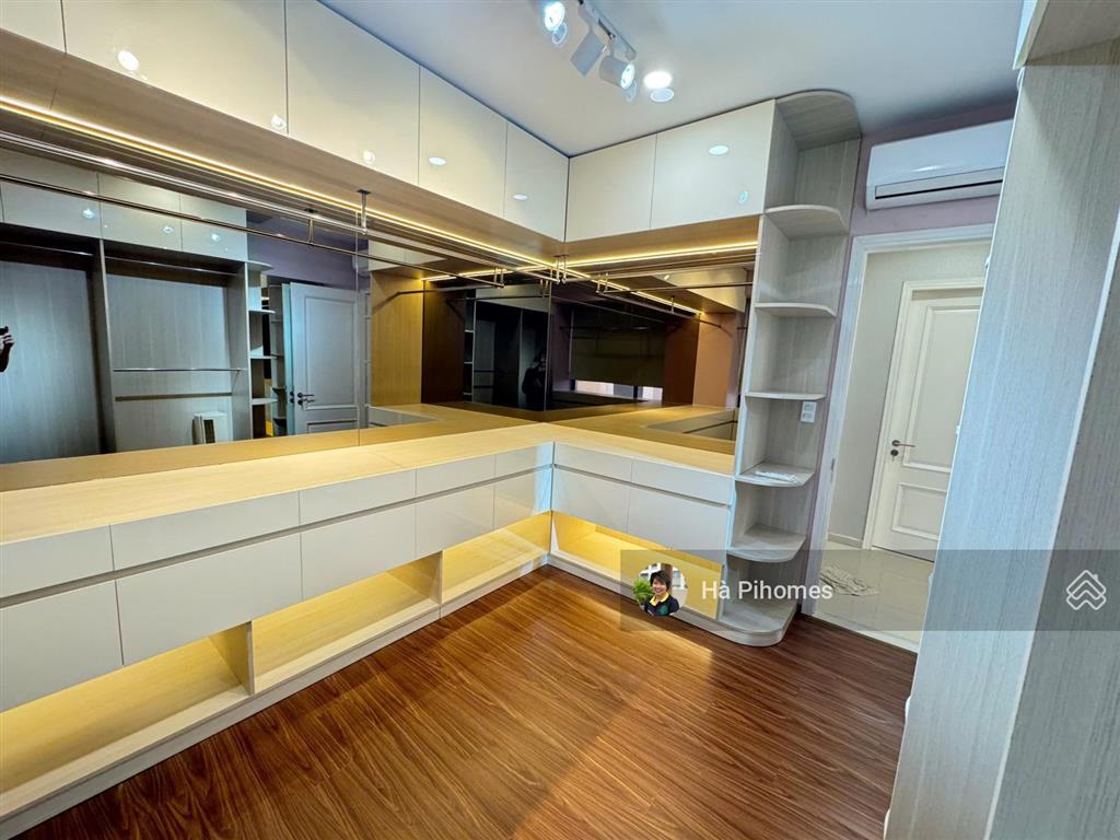 Cho thuê căn hộ 1pn 1 phòng thay đồ rộng tại the gold view đẹp nhất ở ngay được 100% đồ điện mới