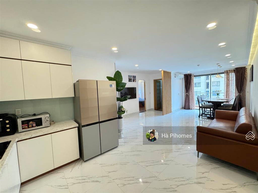 Chính chủ bán căn hộ the gold view tại bến vân đồn, 94 m2 căn góc hiện trống nhà mới ở ngay