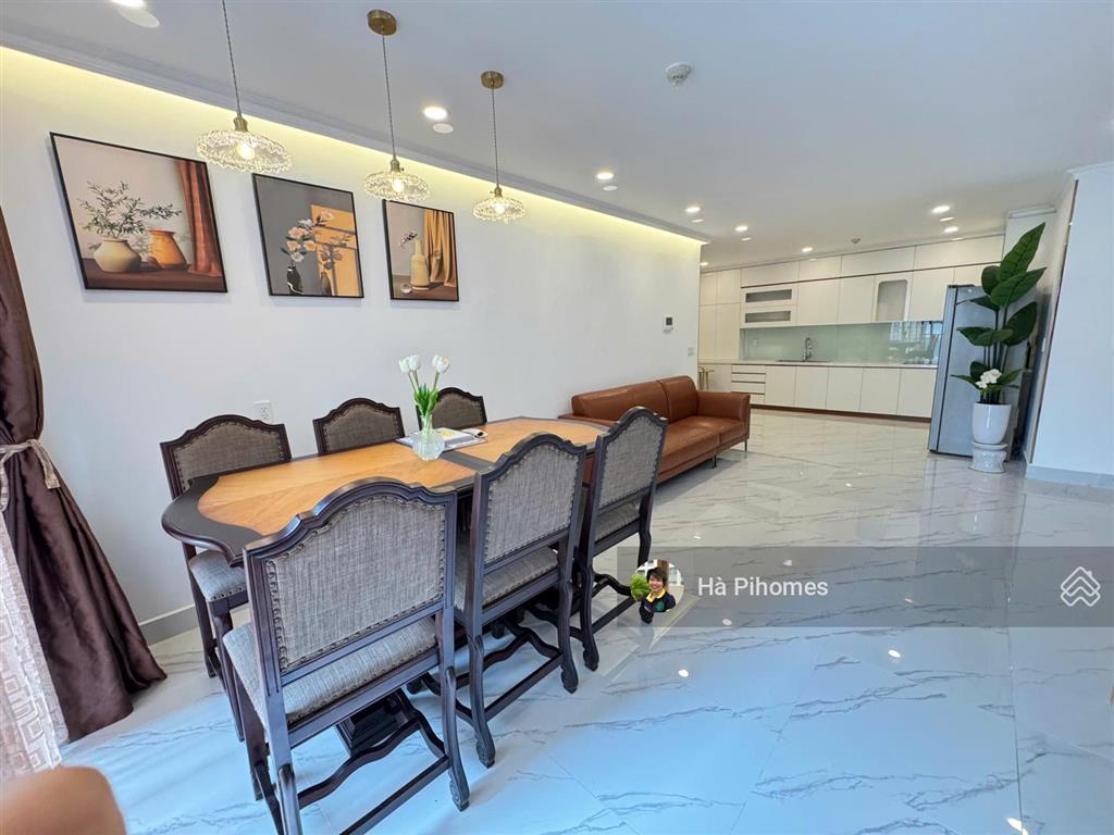 Chính chủ bán căn hộ the gold view tại bến vân đồn, 94 m2 căn góc hiện trống nhà mới ở ngay