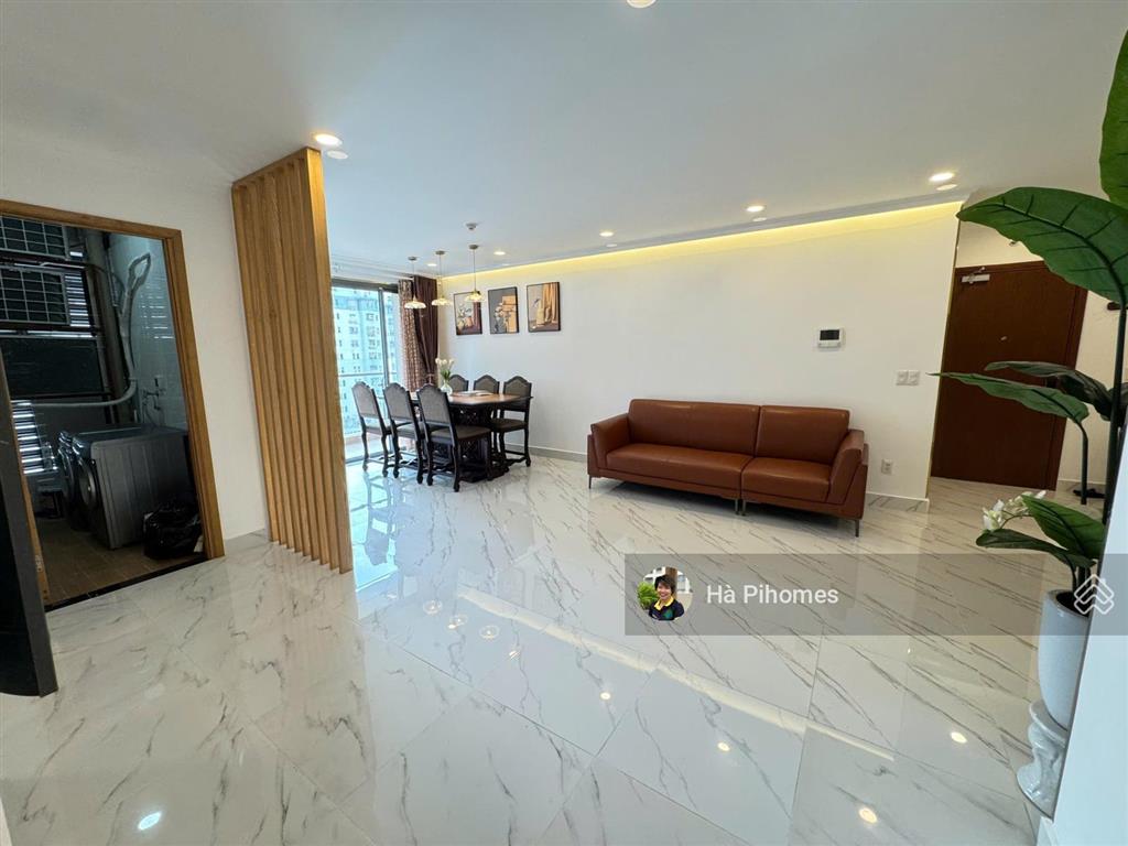 Chính chủ bán căn hộ the gold view tại bến vân đồn, 94 m2 căn góc hiện trống nhà mới ở ngay