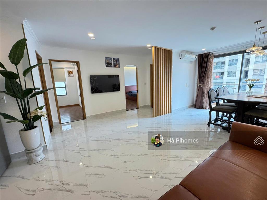 Chính chủ bán căn hộ the gold view tại bến vân đồn, 94 m2 căn góc hiện trống nhà mới ở ngay