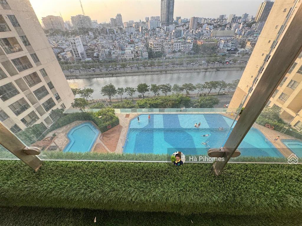 Chủ thiện chí bán căn hộ trục view hồ bơi the gold view 2pn2wc 92m2 rẻ hơn thị trường 500tr