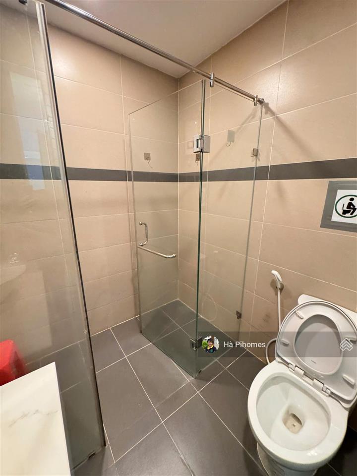 Duy nhất nhà nội thất dính tường cần cho thuê căn 3pn, 2wc, 131m2 tại the gold view view trọn tp