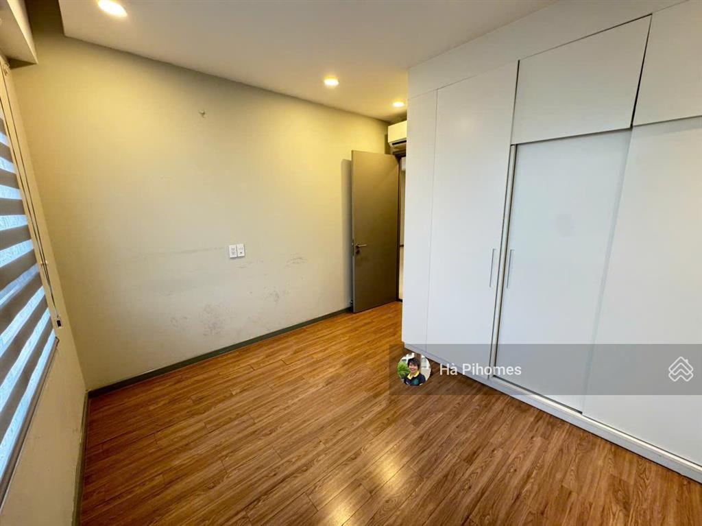 Một trong số ít 1 căn hộ view thoáng tại gold view 2pn2wc 80m2 ntcb nhà mới sửa, hiện trống sẵn