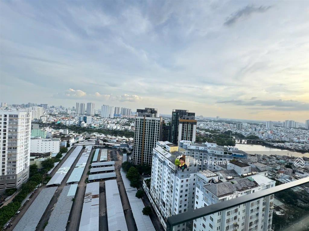 Một trong số ít 1 căn hộ view thoáng tại gold view 2pn2wc 80m2 ntcb nhà mới sửa, hiện trống sẵn