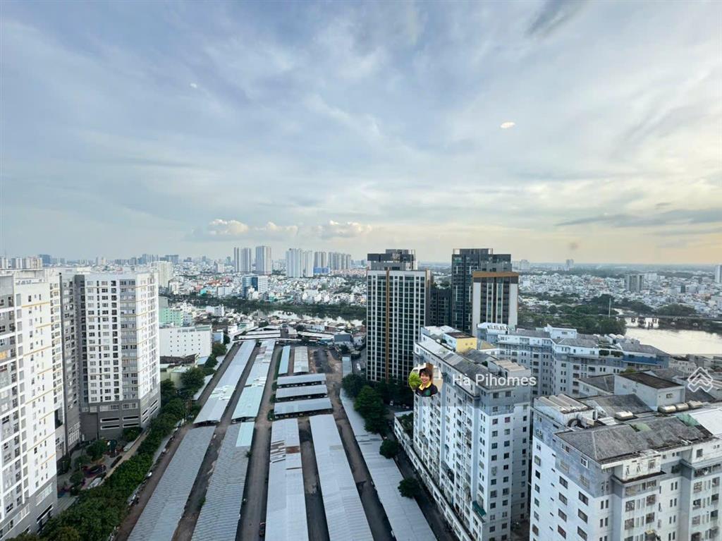 Một trong số ít 1 căn hộ view thoáng tại gold view 2pn2wc 80m2 ntcb nhà mới sửa, hiện trống sẵn
