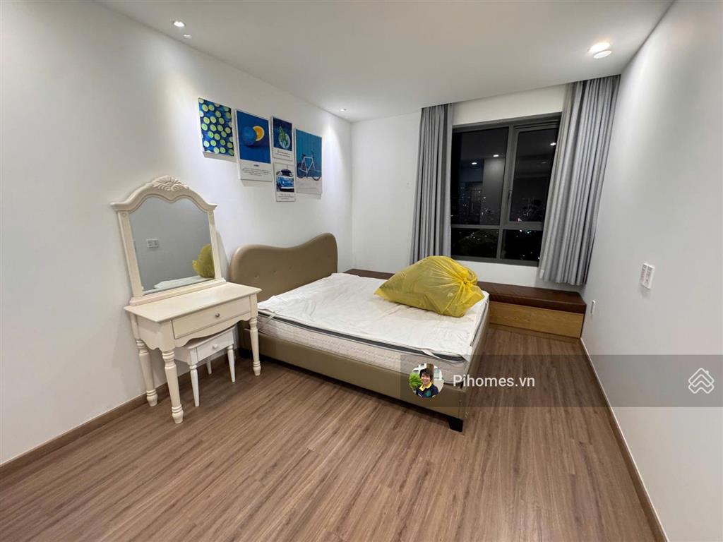 Chủ thiện chí bán 3pn gold view tháp b hàng hiếm lầu trung view nội khu trống sẵn