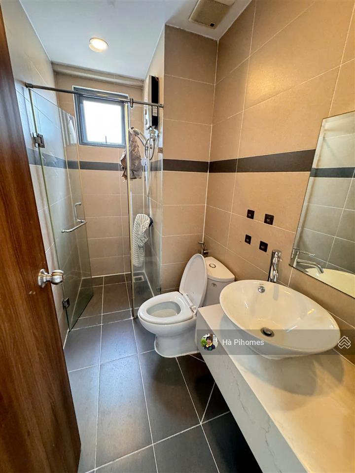 Duy nhứt 1 căn hộ vvip view đẹp tại gold view 3pn3wc 133m2 ntcb nhà mới, hiện trống sẵn tháng 8 ở