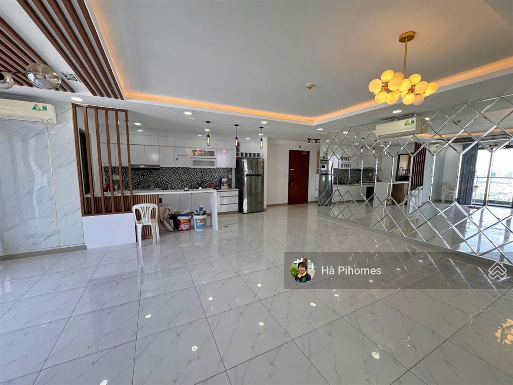 Duy nhứt 1 căn hộ vvip view đẹp tại gold view 3pn3wc 133m2 ntcb nhà mới, hiện trống sẵn tháng 8 ở
