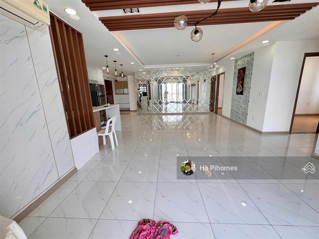 Duy nhứt 1 căn hộ vvip view đẹp tại gold view 3pn3wc 133m2 ntcb nhà mới, hiện trống sẵn tháng 8 ở