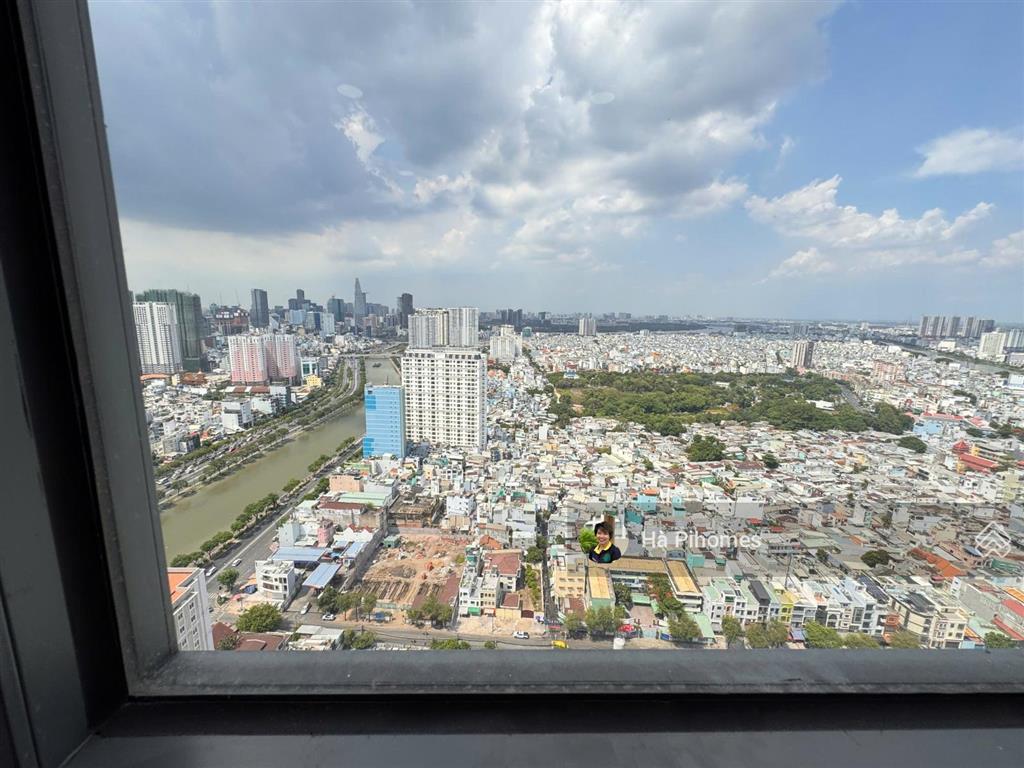Duy nhứt 1 căn hộ vvip view đẹp tại gold view 3pn3wc 133m2 ntcb nhà mới, hiện trống sẵn tháng 8 ở