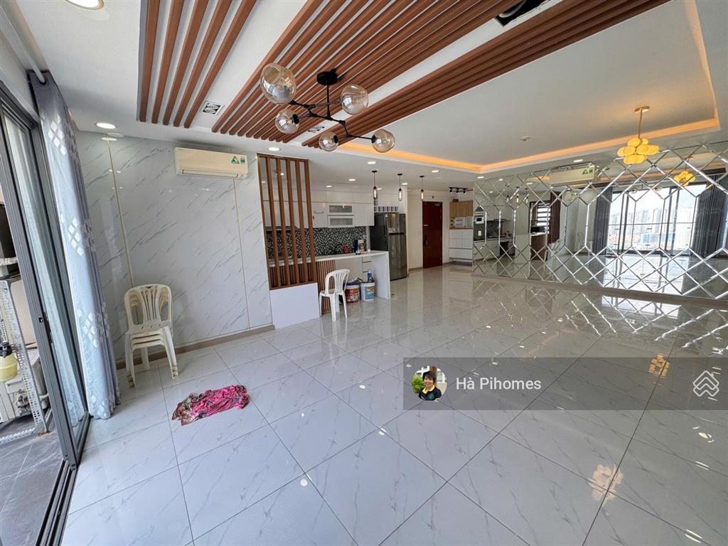 Duy nhứt 1 căn hộ vvip view đẹp tại gold view 3pn3wc 133m2 ntcb nhà mới, hiện trống sẵn tháng 8 ở