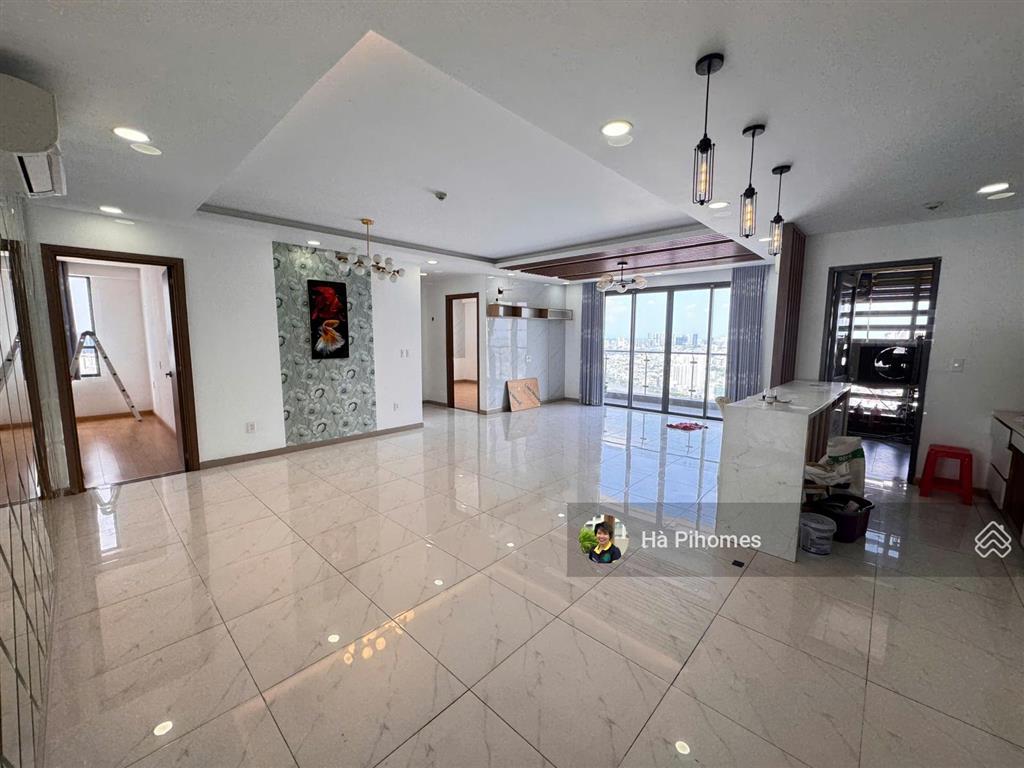Duy nhứt 1 căn hộ vvip view đẹp tại gold view 3pn3wc 133m2 ntcb nhà mới, hiện trống sẵn tháng 8 ở