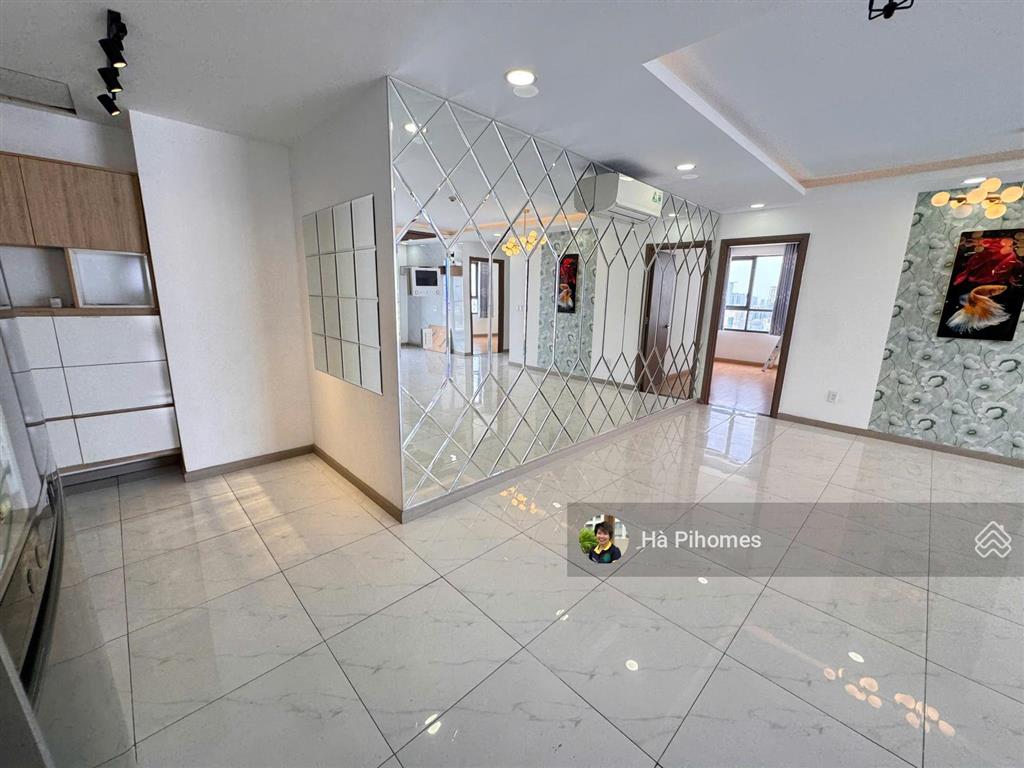 Duy nhứt 1 căn hộ vvip view đẹp tại gold view 3pn3wc 133m2 ntcb nhà mới, hiện trống sẵn tháng 8 ở