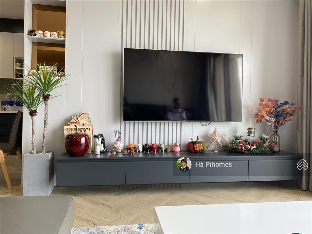 Chính chủ thiện chí bán căn hộ vip the gold view bến vân đồn 3pn3wc, 133m2 2 ban công view bitexco