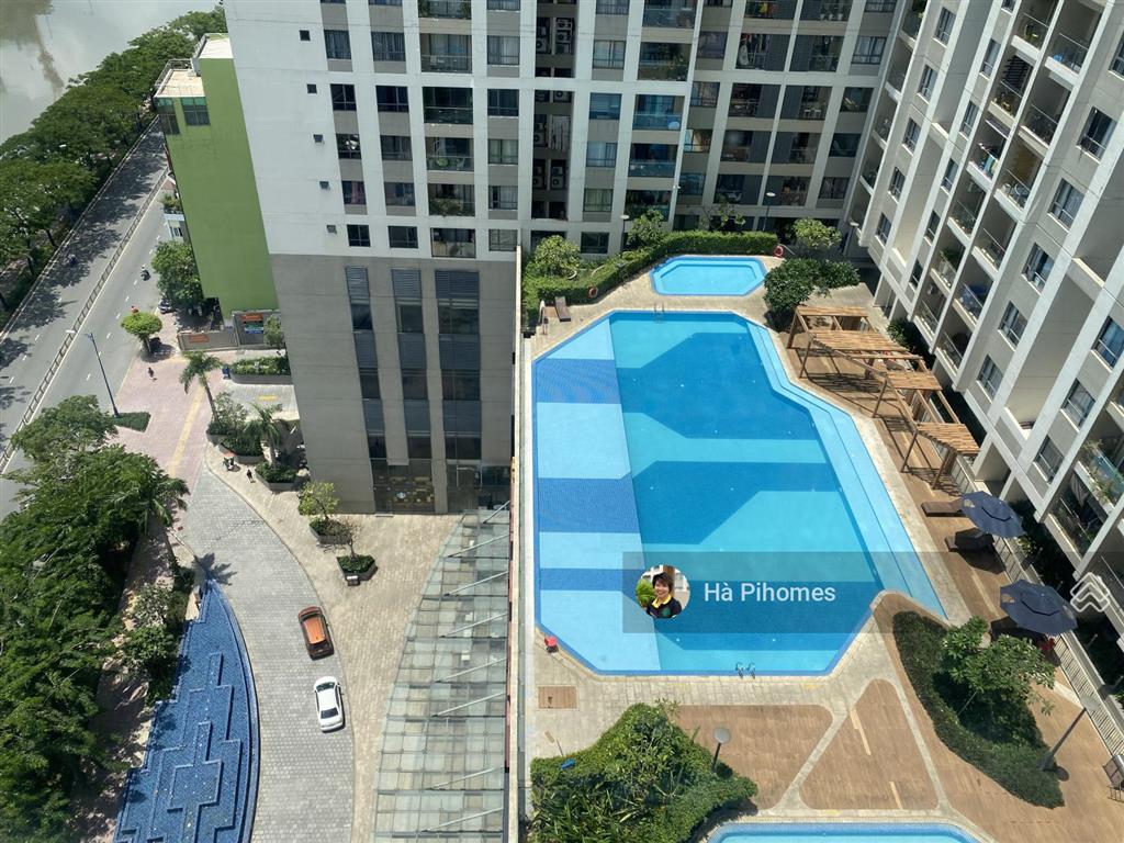 Chính chủ thiện chí bán căn hộ vip the gold view bến vân đồn 3pn3wc, 133m2 2 ban công view bitexco