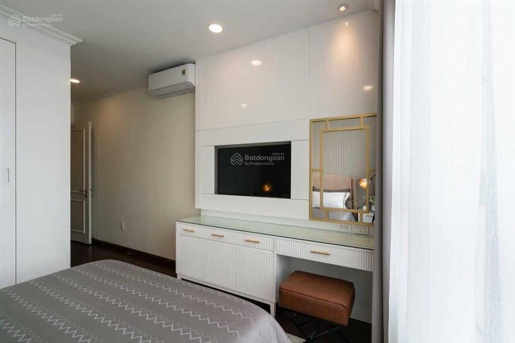 Pihomes cập nhật căn hộ 2pn 2wc view đẹp bitexco hiếm tại gold view quận 4 sắp trống