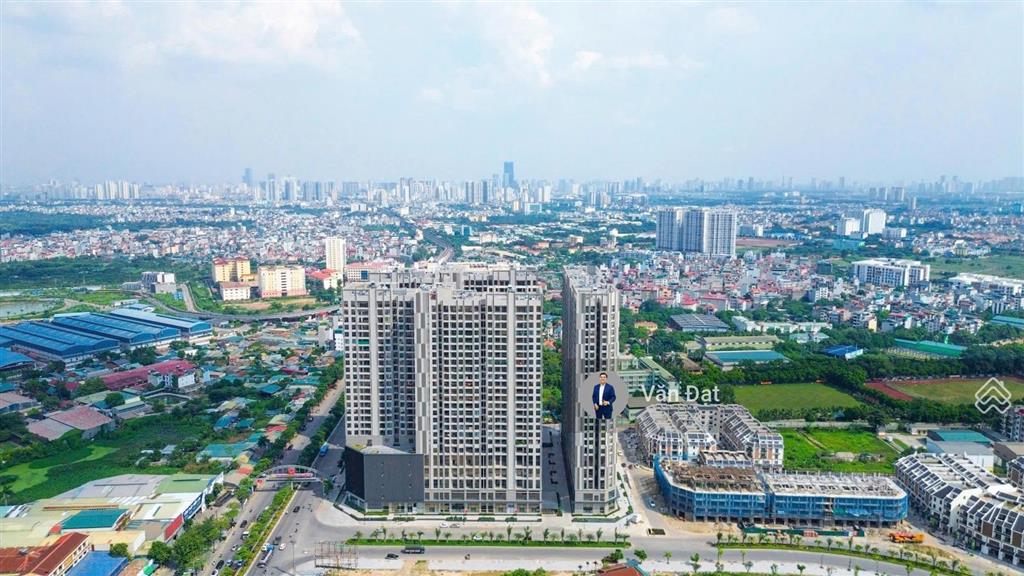 Bán căn 4 ngủ góc 132m2  tầng đẹp  ban công đông nam  sẵn sổ đỏ