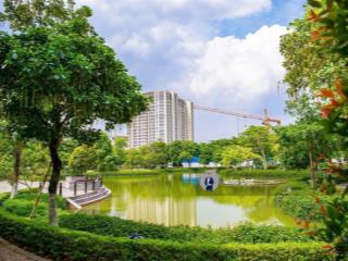 Bán căn 2 ngủ + 1 view hồ  tầng đẹp  đã có nội thất  thiện chí muốn bán ngay