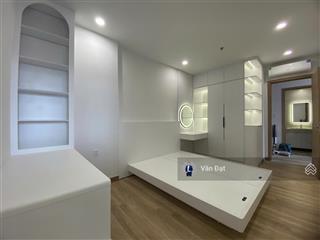 Bán căn 2 ngủ 74m2 full đồ  ban công đông nam  sẵn sổ  chỉ hơn 5 tỷ