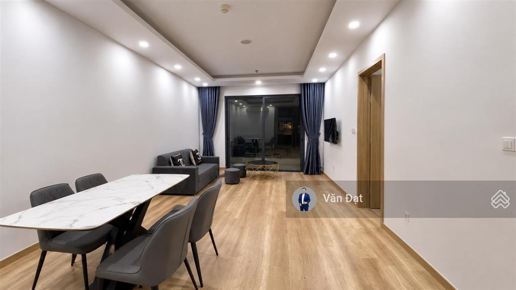 Bán căn 2 ngủ 74m2 full đồ  ban công đông nam  sẵn sổ  chỉ 4,98 tỷ