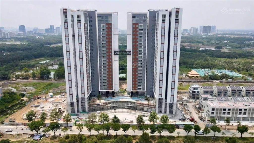 Chính chủ bán gấp cc essensia sky, dt 80m2, 2pn2wc, view phú mỹ hưng, giá kẹt tiền.  0903 818 ***