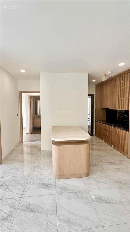 Chính chủ bán gấp cc essensia sky, dt 80m2, 2pn2wc, view phú mỹ hưng, giá kẹt tiền.  0903 818 ***