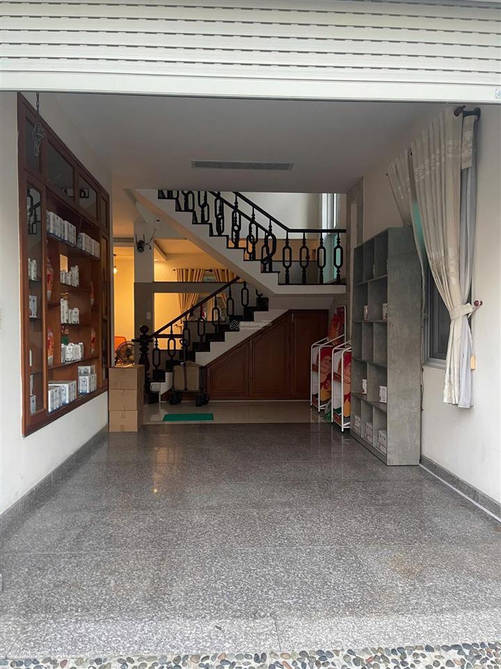 Cho thuê biệt thự ven sông giá rẻ, nhà trống ở liền. xem nhà  0903 818 ***