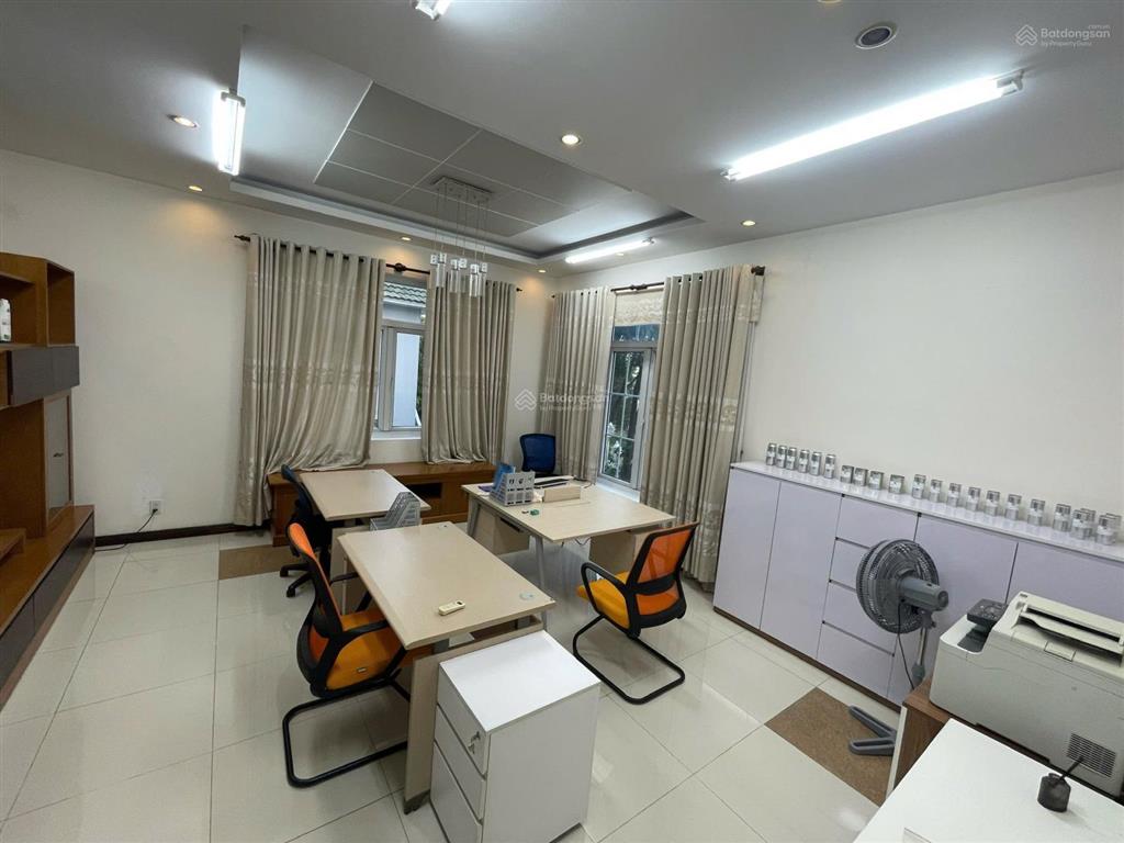 Cho thuê biệt thự ven sông giá rẻ, nhà trống ở liền. xem nhà  0903 818 ***