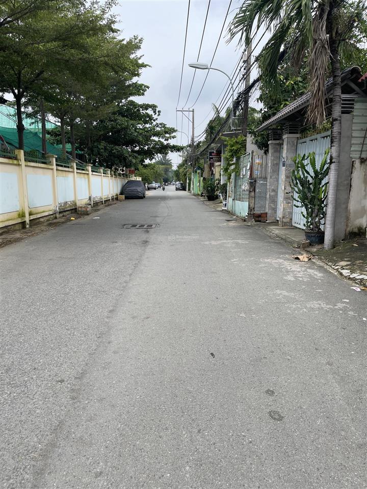 Bán nhà mt đường chuyên dùng chín, p. phú mỹ, q7, tp. hcm. dt 8.5x27.5m, nở hậu 10m. giá 28 tỷ