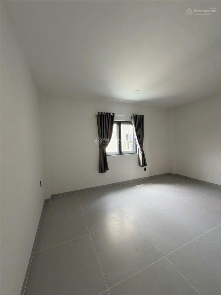 Nhà kdc nhơn đức vạn phát hưng, nhà bè, dt 5x19m, 1 trệt 2 lầu 1 tum, 5pn, 5wc, giá 7,6 tỷ