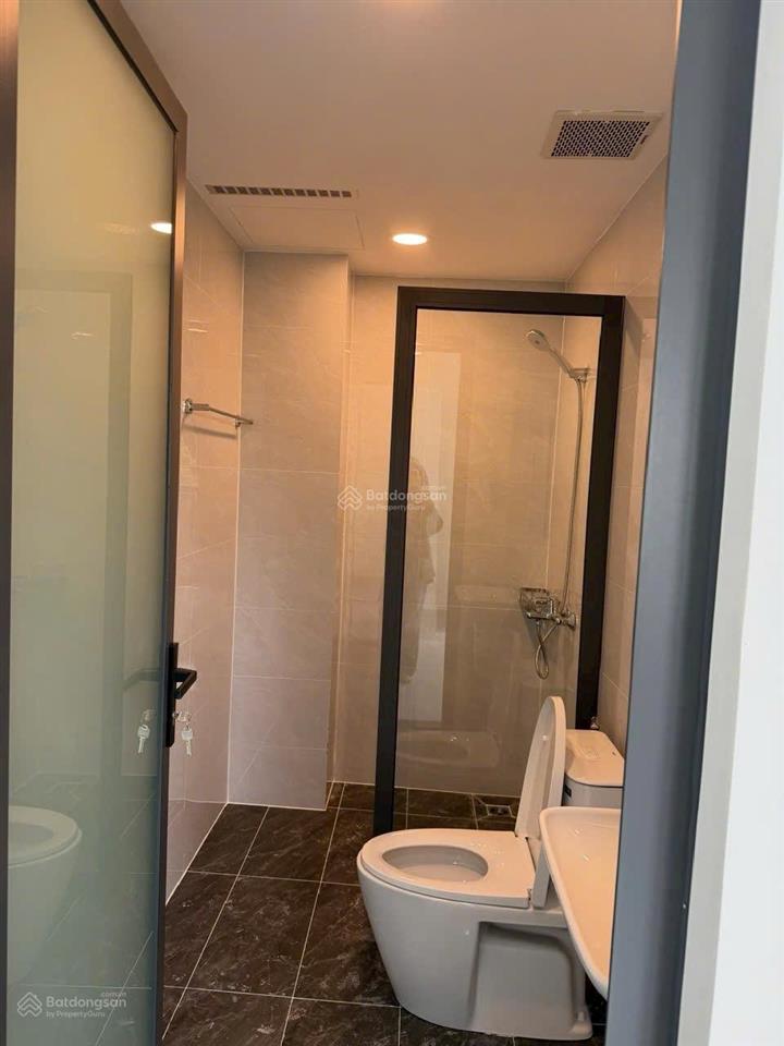 Nhà kdc nhơn đức vạn phát hưng, nhà bè, dt 5x19m, 1 trệt 2 lầu 1 tum, 5pn, 5wc, giá 7,6 tỷ