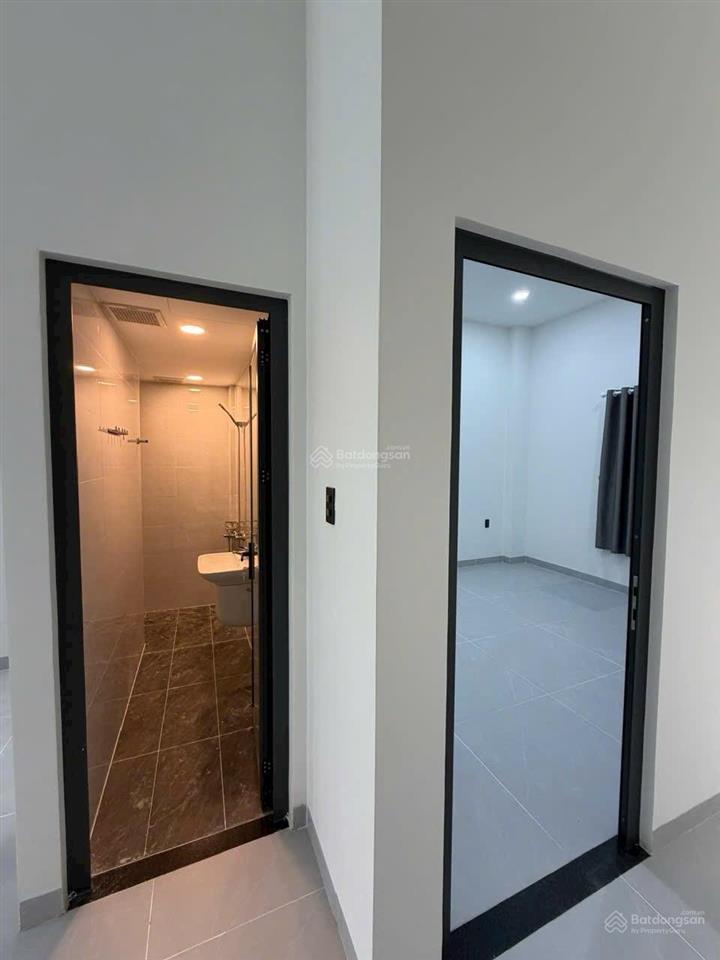 Nhà kdc nhơn đức vạn phát hưng, nhà bè, dt 5x19m, 1 trệt 2 lầu 1 tum, 5pn, 5wc, giá 7,6 tỷ