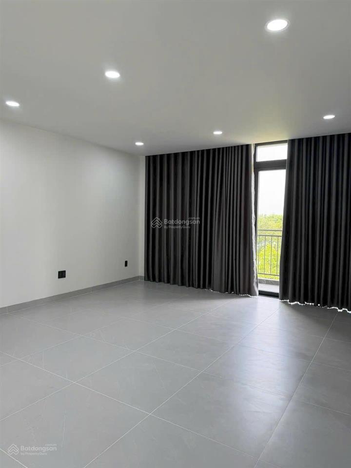 Nhà kdc nhơn đức vạn phát hưng, nhà bè, dt 5x19m, 1 trệt 2 lầu 1 tum, 5pn, 5wc, giá 7,6 tỷ